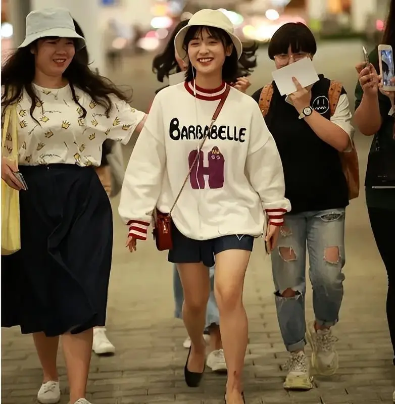 娱乐圈长得很像的明星_身材好的女明星_长得丑身材好明星