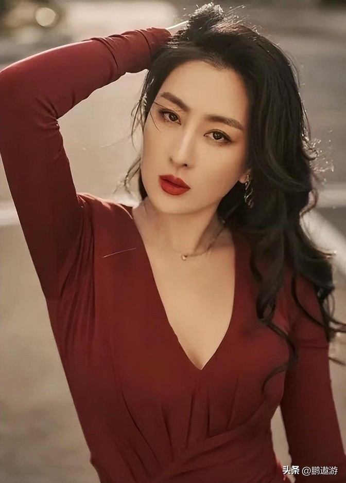 香港娱乐圈老鸨_娱乐圈老鸨刘芳_从影后到老鸨的堕落之路