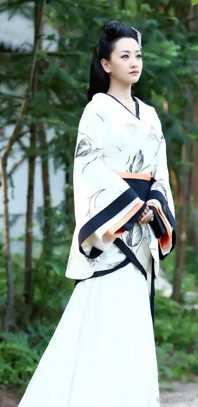 娱乐圈哪些女名星很矮_矮个子女星身高揭秘_脸高身矮女明星