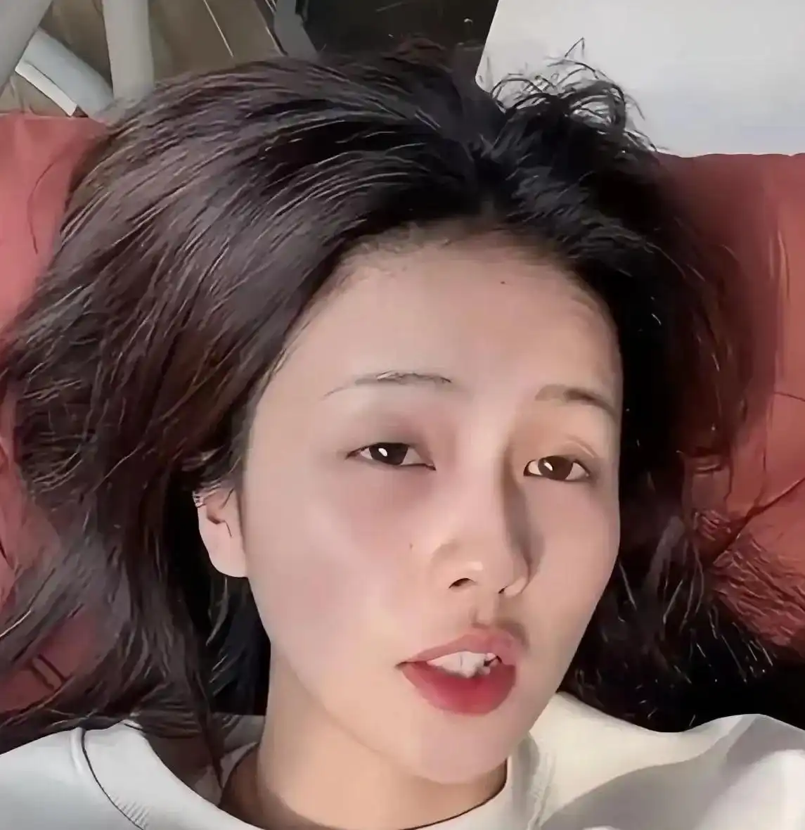 娱乐圈真实素颜_明星卸妆前后颜值对比_国内雀斑多的女明星