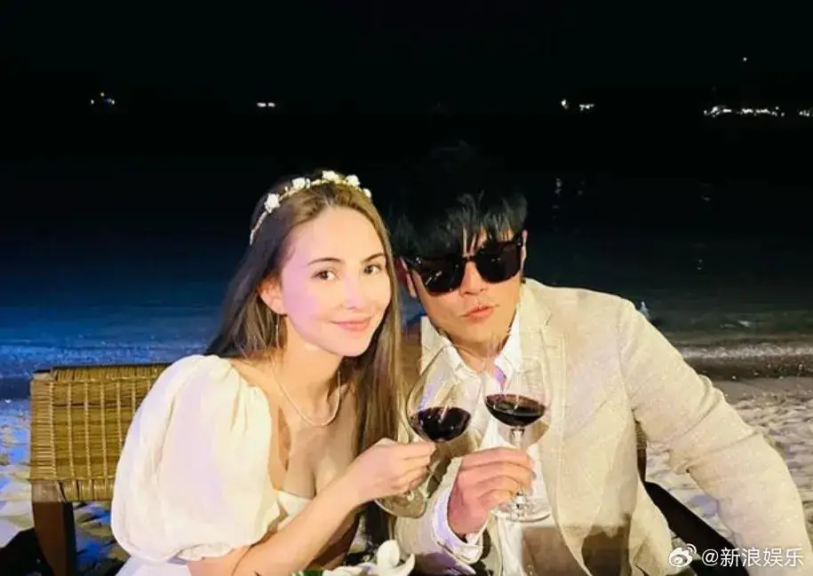 周杰伦出轨昆凌 多人运动绯闻_微博各大明星黑料是真的吗还是假的,_昆凌微博P图事件 周杰伦辟谣分析