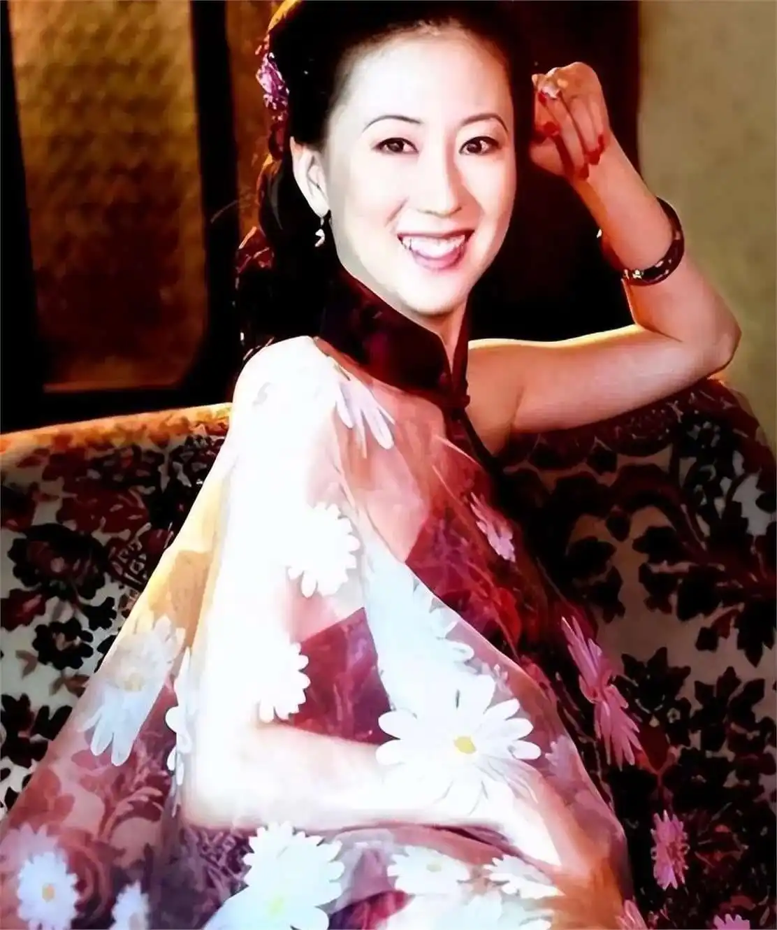 汤加丽人体艺术写真_中国女明星人体艺术_汤加丽艺术人生经历